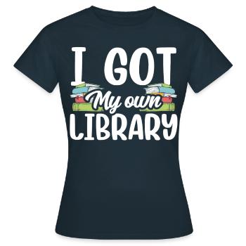 J’ai mon propre bibliothécaire - T-shirt Femme - marine - Devant - AI Model Female 172 dark (172cm)
