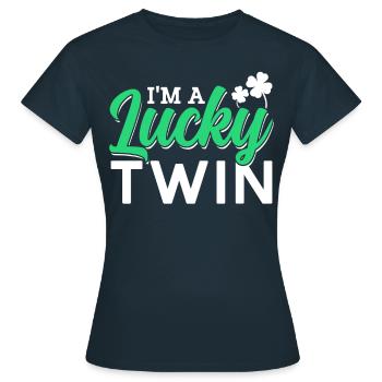 Je suis un heureux jumeau irlandais irlandais - T-shirt Femme - marine - Devant - AI Model Female 172 dark (172cm)