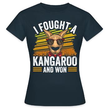 I fought with a kangaroo and won kangaroos - Women's T-Shirt - navy - Front - AI Model Female 172 dark (172cm)