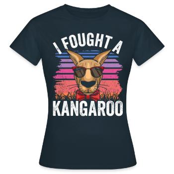 Je me suis battu avec un kangourou animal kangourou kangourou - T-shirt Femme - marine - Devant - AI Model Female 172 dark (172cm)