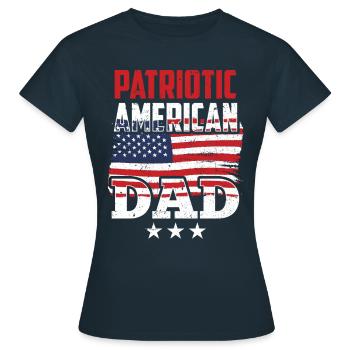 Père patriotique américain US Patriot USA - T-shirt Femme - marine - Devant - AI Model Female 172 dark (172cm)