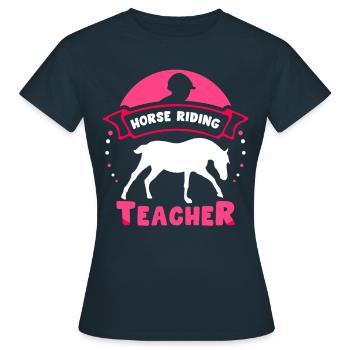 Moniteur d’équitation Cours d’équitation Équitation - T-shirt Femme - marine - Devant - AI Model Female 172 dark (172cm)