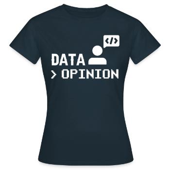 Data > Opinion Programmeur Codeur Codeur - T-shirt Femme - marine - Devant - AI Model Female 172 dark (172cm)