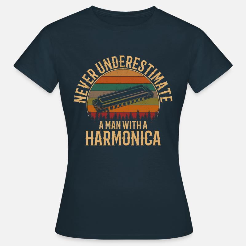 Never Underestimate a man with a harmonica, harmon - Women's T-Shirt - navy