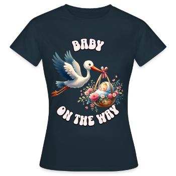 Soon I'll be a mother, baby on the way, stork - Women's T-Shirt - navy - Front - AI Model Female 172 dark (172cm)
