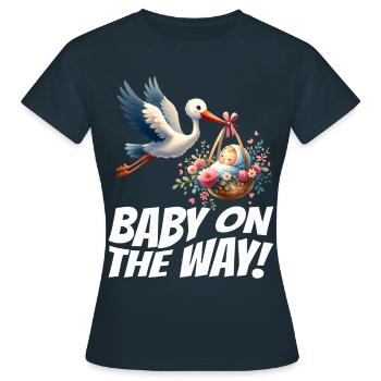Soon I'll be a mother, baby on the way, stork - Women's T-Shirt - navy - Front - AI Model Female 172 dark (172cm)