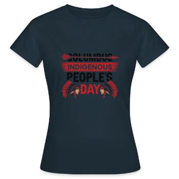 Ureinwohner Ureinwohner Indianer Amerikaner Anti - Frauen T-Shirt - Navy - Vorne - AI Model Female 172 dark (172cm)