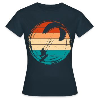Kitesurfer Kiteboard Kitesurfen Kitesurf - Frauen T-Shirt - Navy - Vorne - AI Model Female 172 dark (172cm)