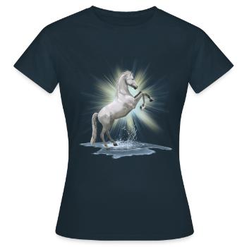 Chemise des chevaux - cheval blanc , moisissure - T-shirt Femme - marine - Devant - AI Model Female 172 dark (172cm)
