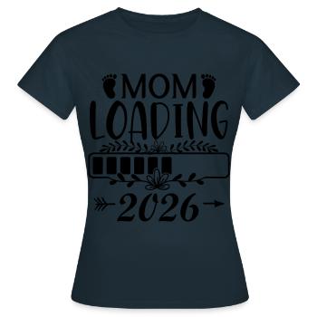 Mom Loading Annonce de grossesse 2026 - T-shirt Femme - marine - Devant - AI Model Female 172 dark (172cm)