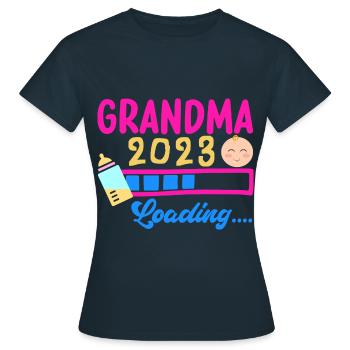 2023 Grand-mère, grand-mère à venir 2023, 2023 Grand-mère - T-shirt Femme - marine - Devant - AI Model Female 172 dark (172cm)
