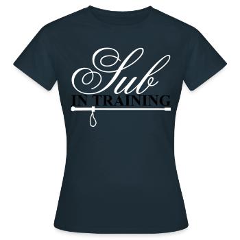 Sub in training - Frauen T-Shirt - Navy - Vorne - AI Model Female 172 dark (172cm)