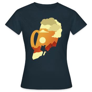 Wandern und Bier Berge Heimat Urlaub Wander - Frauen T-Shirt - Navy - Vorne - AI Model Female 172 dark (172cm)
