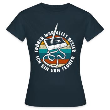 Kassette - Früher war alles besser - Retro - Frauen T-Shirt - Navy - Vorne - AI Model Female 172 dark (172cm)