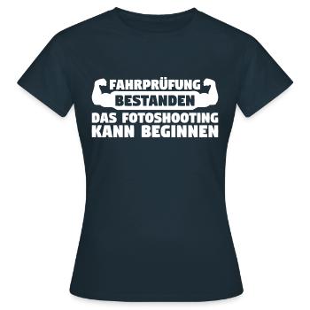 Fahrprüfung bestanden Fotoshooting kann beginnen - Frauen T-Shirt - Navy - Vorne - AI Model Female 172 dark (172cm)