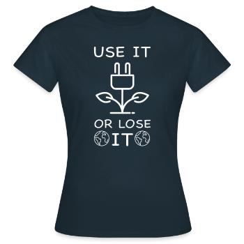 Renewable energies Photovoltaics or wind power - Women's T-Shirt - navy - Front - AI Model Female 172 dark (172cm)