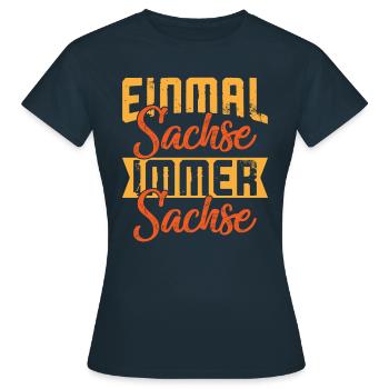 Motif saxon - UN SAXON UN JOUR, SAXON TOUJOURS - T-shirt Femme - marine - Devant - AI Model Female 172 dark (172cm)