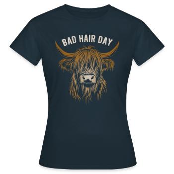 Hochland Rind Bad Hair Day - Lustiger Spruch - Frauen T-Shirt - Navy - Vorne - AI Model Female 172 dark (172cm)