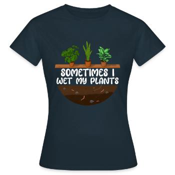 Parfois, je mouille mes plantes - T-shirt Femme - marine - Devant - AI Model Female 172 dark (172cm)