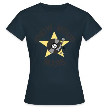 Know Your Roots Platte Audio Retro Musik Hifi Nerd - Frauen T-Shirt - Navy - Vorne - AI Model Female 172 dark (172cm)
