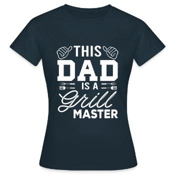 Dad Grillmaster Griller Grillen Papa Grillbesteck - Frauen T-Shirt - Navy - Vorne - AI Model Female 172 dark (172cm)