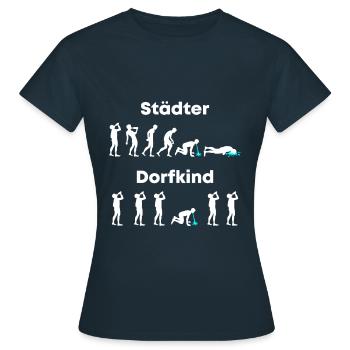 Stadt Dorf Stadtkind vs. Dorfkind Saufen Säufer - Frauen T-Shirt - Navy - Vorne - AI Model Female 172 dark (172cm)