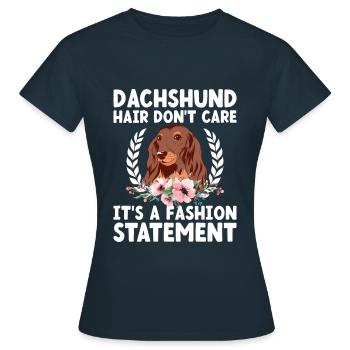 Dackelhaar ist es egal, es ist ein modisches Statement - Frauen T-Shirt - Navy - Vorne - AI Model Female 172 dark (172cm)