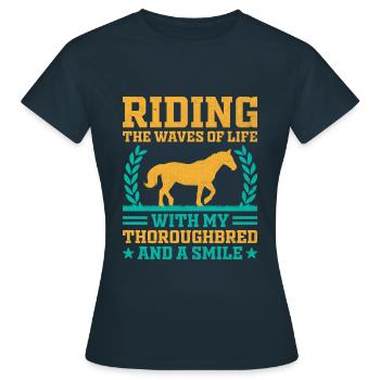 Courses de chevaux pur-sang Équitation Chevaux équestres - T-shirt Femme - marine - Devant - AI Model Female 172 dark (172cm)