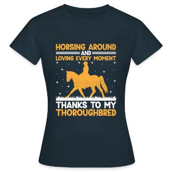 Courses de chevaux pur-sang Équitation Chevaux équestres - T-shirt Femme - marine - Devant - AI Model Female 172 dark (172cm)