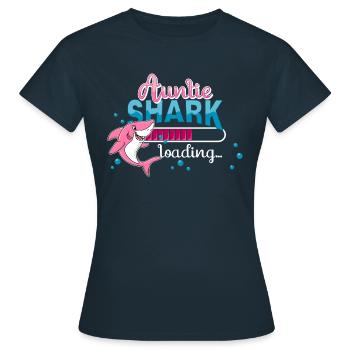 Tante Shark invite... Annonce de grossesse bébé - T-shirt Femme - marine - Devant - AI Model Female 172 dark (172cm)