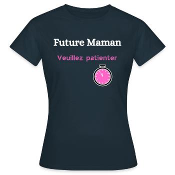Attendez votre bébé en toute sérénité. - T-shirt Femme - marine - Devant - AI Model Female 172 dark (172cm)