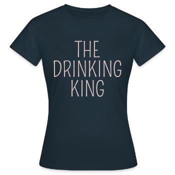 Le roi de la boisson - T-shirt Femme - marine - Devant - AI Model Female 172 dark (172cm)