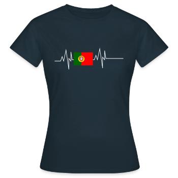 Drapeau du Portugal Battement de cœur - T-shirt Femme - marine - Devant - AI Model Female 172 dark (172cm)