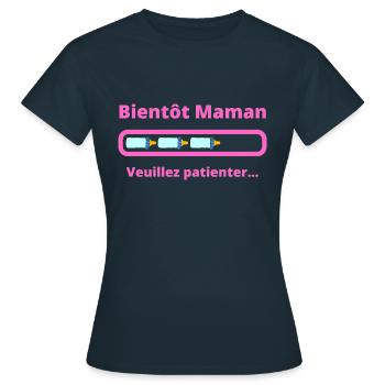 Bientôt Maman veuillez patienter - future Maman - T-shirt Femme - marine - Devant - AI Model Female 172 dark (172cm)