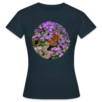 Pfauenaugen sind die bekanntesten Schmetterlingen - Frauen T-Shirt - Navy - Vorne - AI Model Female 172 dark (172cm)