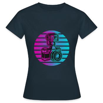 Photographie Photo Néon photo - T-shirt Femme - marine - Devant - AI Model Female 172 dark (172cm)