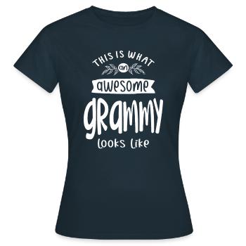 Das ist ein großartiger Grammy - Oma - Frauen T-Shirt - Navy - Vorne - AI Model Female 172 dark (172cm)