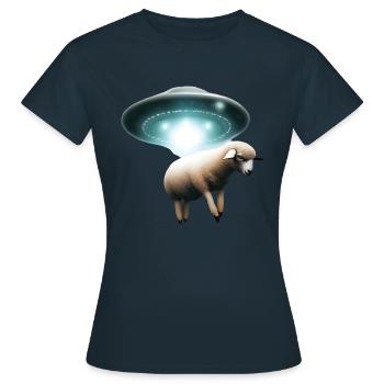 Schaf Entführung durch UFO - Frauen T-Shirt - Navy - Vorne - AI Model Female 172 dark (172cm)