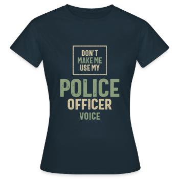 Policier Profession Travailleur d’anniversaire - T-shirt Femme - marine - Devant - AI Model Female 172 dark (172cm)