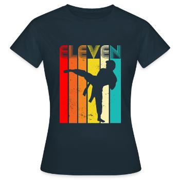 Onze jours et se bat pour la liberté Sunset Mind - T-shirt Femme - marine - Devant - AI Model Female 172 dark (172cm)
