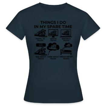 Ce que je fais pendant mon temps libre - Trains - T-shirt Femme - marine - Devant - AI Model Female 172 dark (172cm)