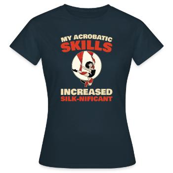 Mes compétences acrobatiques se sont améliorées - T-shirt Femme - marine - Devant - AI Model Female 172 dark (172cm)