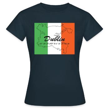 Dublin - Hauptstadt mit GPS & Flagge - Frauen T-Shirt - Navy - Vorne - AI Model Female 172 dark (172cm)