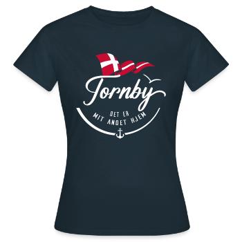 TORNBY - Ma résidence secondaire - w - T-shirt Femme - marine - Devant - AI Model Female 172 dark (172cm)