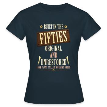 Construit Dans les années 50 - T-shirt Femme - marine - Devant - AI Model Female 172 dark (172cm)