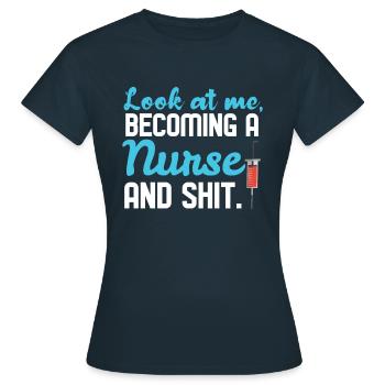 Devenir infirmière autorisée diplômée - T-shirt Femme - marine - Devant - AI Model Female 172 dark (172cm)