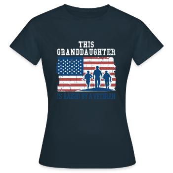 Granddaughter Raise By Veteran Proud Veterans Day - Frauen T-Shirt - Navy - Vorne - AI Model Female 172 dark (172cm)