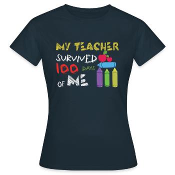 Un enseignant heureux du 100e jour survit à 100 jours d’école - T-shirt Femme - marine - Devant - AI Model Female 172 dark (172cm)