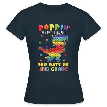 100e jour Pop 2e année Dinosaure 100 Jour d’école - T-shirt Femme - marine - Devant - AI Model Female 172 dark (172cm)