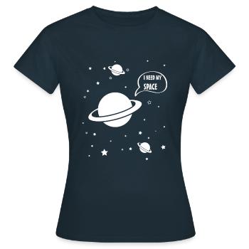 Ich Brauche Mehr Platz - Frauen T-Shirt - Navy - Vorne - AI Model Female 172 dark (172cm)